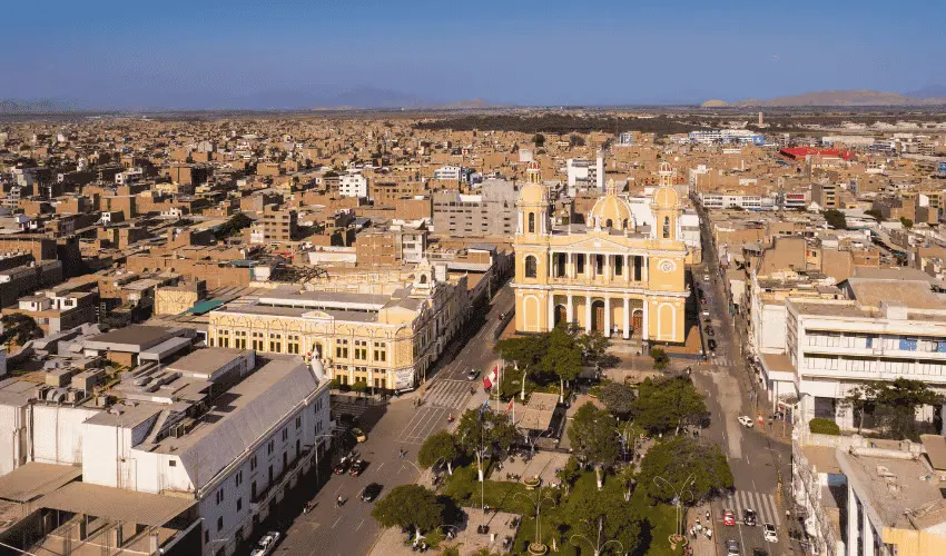 Vista aerea de la catedral de Chiclayo